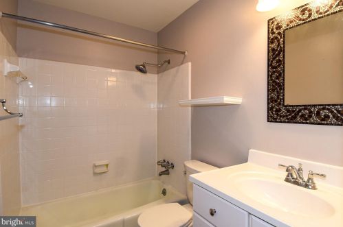 5640 Kirkham Ct, Springfield VA  22151-1709 exterior