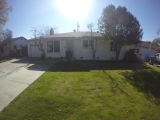 434 Twain Ave, Clovis, CA 93612-2642