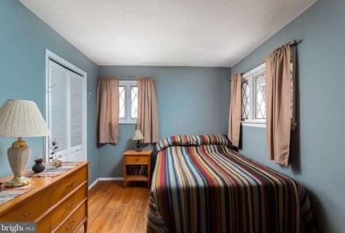 29 Wolf Dr, Trenton NJ 08610-1122 exterior