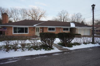 9455 Linder Ave, Skokie, IL 60077-1136