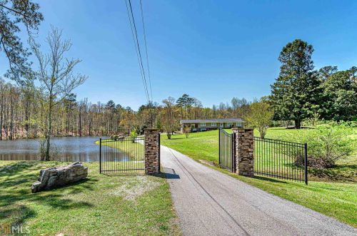 5149 Highway 155, Stockbridge GA  30281-1801 exterior