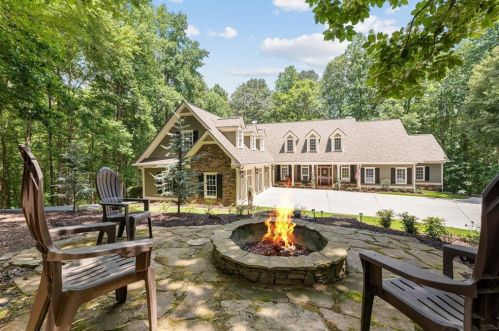 464 Summitview Ct, Dawsonville, GA 30534-7779