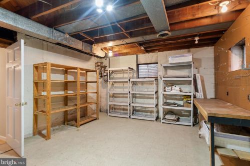 1423 Crestridge Dr, Silver Spring MD 20910-1535 exterior