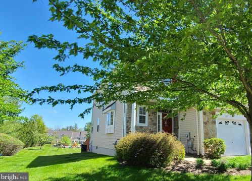 27 Scarlet Oak Dr, Princeton NJ  08540-4627 exterior