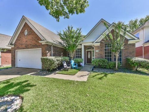 2905 Veva Dr, Pearland, TX 77584-1302