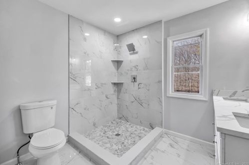 85 Walnut St, Upper Stepney CT  06468-2509 exterior