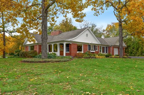 202 Dewey Rd, Palatine, IL 60067-4405