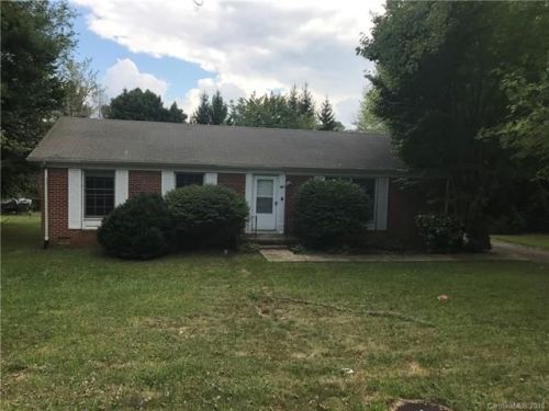 305 Pole Creasman Rd, Asheville, NC 28806-9536