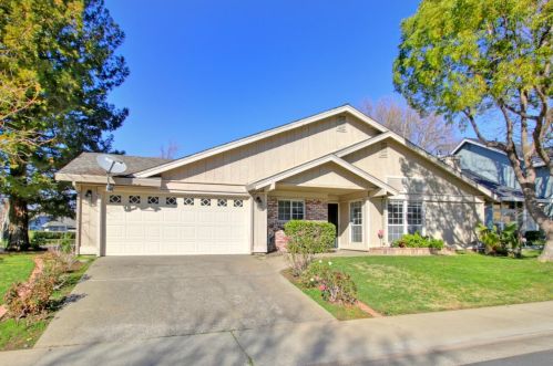 5801 Laguna Breeze Way, Elk Grove, CA 95758-5301