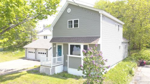 47 Oak St, Presque Isle, ME 04769-2635