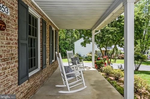 7553 Cloud Ct, Springfield VA  22153-1804 exterior