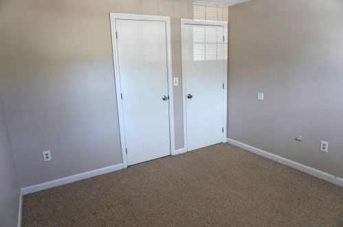 709 Elmwood Dr, Hudson NH  03051-3245 exterior