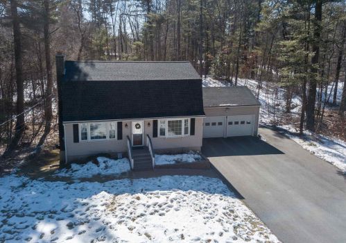 17 Acropolis Ave, Londonderry, NH 03053-3266