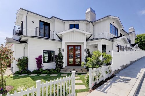 1757 8th St, Manhattan Beach, CA 90266-6320