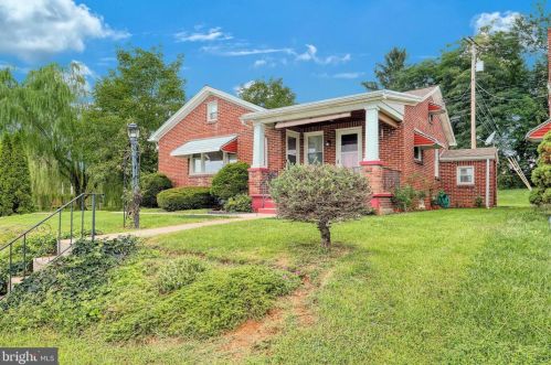 4011 Wolfs Church Rd, York, PA 17408-8943