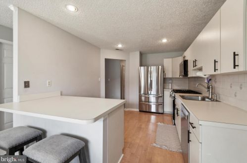 1213 Eagles Chase Dr, Trenton NJ  08648-2540 exterior