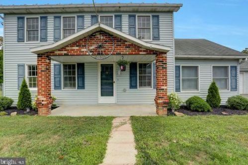 1611 Pine Rd, Carlisle, PA 17015-9324