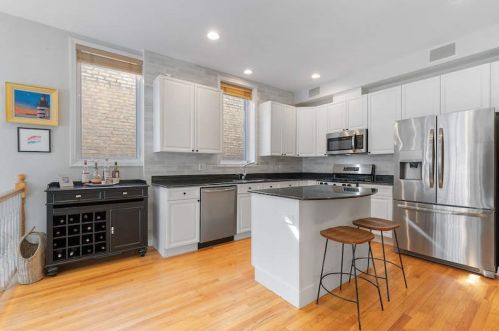 1502 Bosworth Ave, Chicago, IL 60642-2350