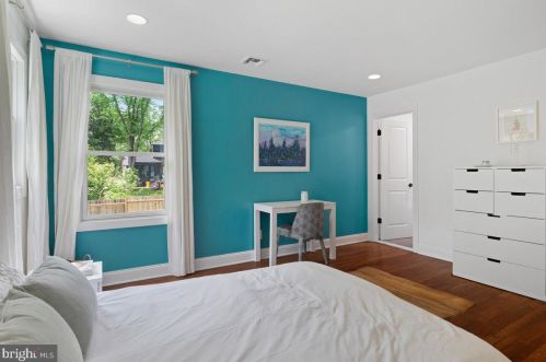 80 Robert Rd, Princeton NJ  08540-5333 exterior