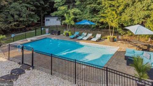 2318 Queensbury Dr, Fallston MD  21047-2928 exterior