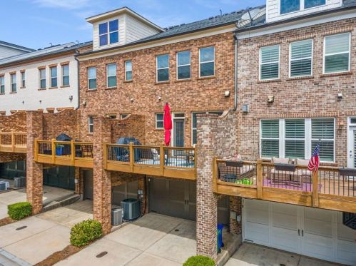 3639 Brookleigh Ln, Atlanta GA  30319-2219 exterior