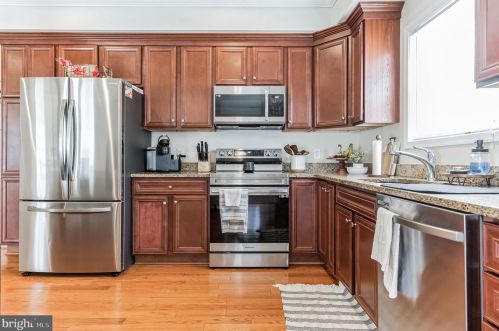 6318 Linden St, Shady Side MD  20764-2910 exterior