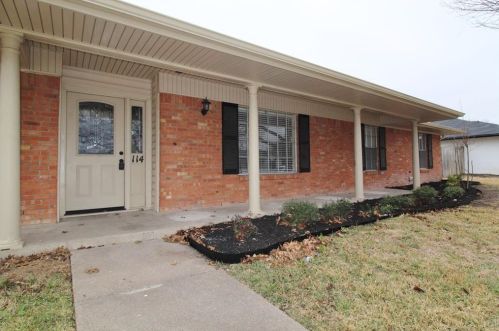 114 Chieftain Dr, Waxahachie, TX 75165-1504