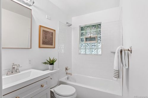 1001 Locust St, Denver CO 80222-7114 exterior