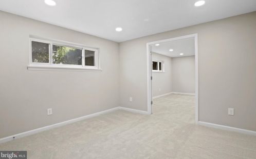 7102 Kerr Dr, Springfield VA  22150-3634 exterior