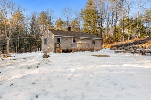 22 Briar Wood Dr, Chichester, NH 03234-4401