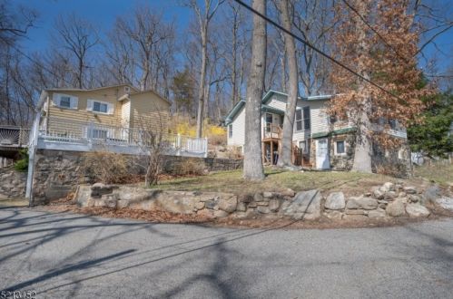 18 Lakeview Trl, Andover, NJ 07821-3119