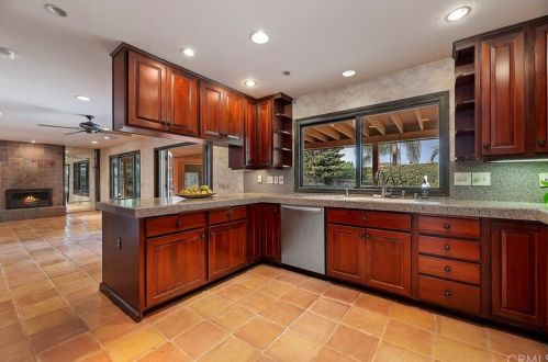 6535 Rycroft Dr, Riverside CA  92506-5314 exterior