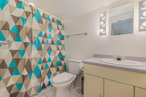 2071 61 Ave, Hobart IN 46342-6517 exterior