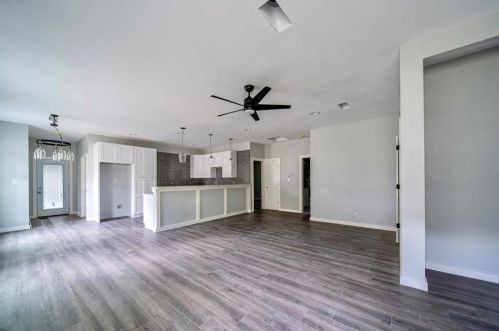 706 Ezekial Ave, Dallas, TX 75217-5160