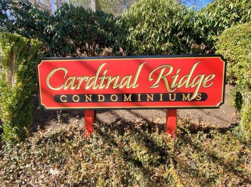 80 Cardinal Dr, North Kingstown, RI 02852-6527