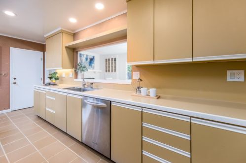 1601 Ben Roe Dr, Los Altos, CA 94024-6241