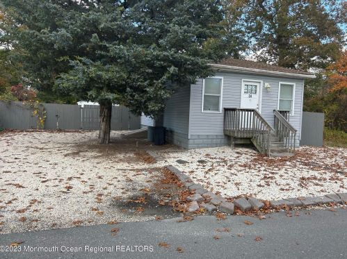 24 South St, Lacey Township, NJ 08734-1722