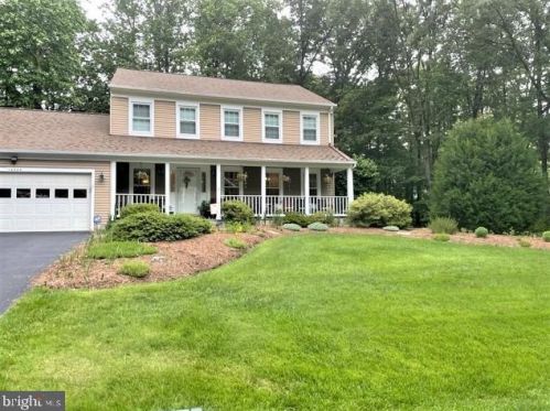 10424 Heritage Landing Rd, Springfield, VA 22015-2553