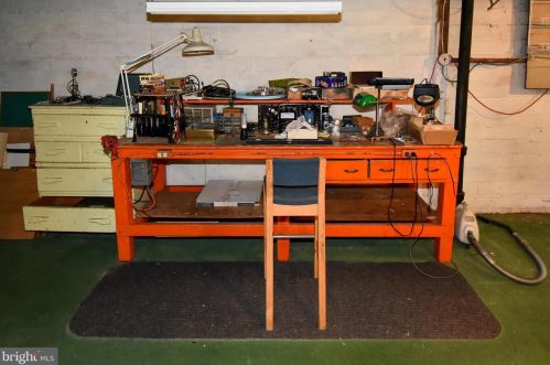 2013 Glen Ross Rd, Silver Spring MD 20910-2125 exterior