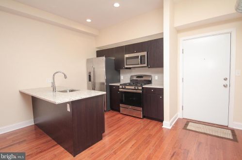 1218 8th St, Philadelphia, PA 19147-5130