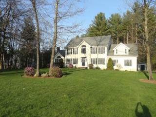 19 Chandler Dr, Londonderry, NH 03053-2582