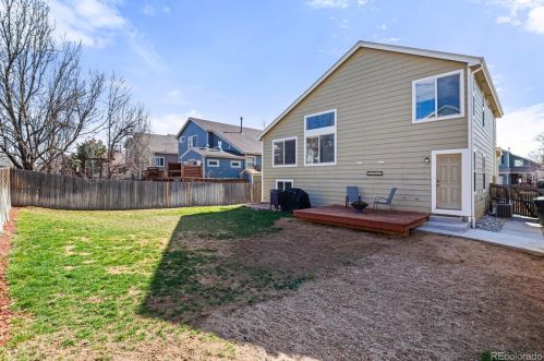 5162 Nepal Way, Aurora CO 80015-6403 exterior