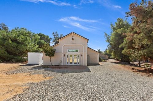 17368 Owl Tree Rd, Riverside CA  92504-9529 exterior