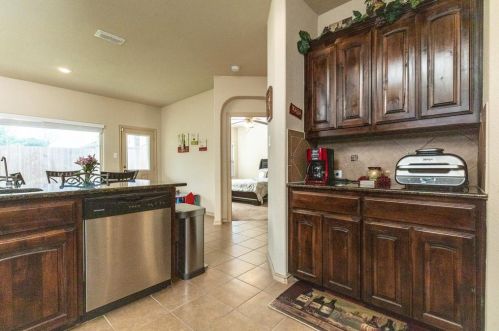1824 Kachina Lodge Rd, Fort Worth TX  76131-2403 exterior