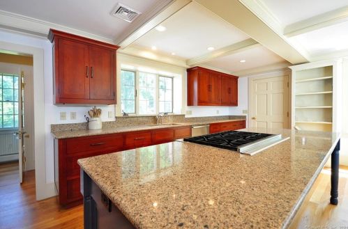 160 Shore Rd, Morris CT  06763-1311 exterior