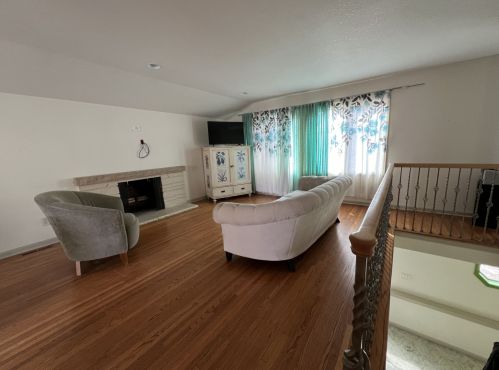 5232 Meadow Rdg, Minneapolis, MN 55439-1411