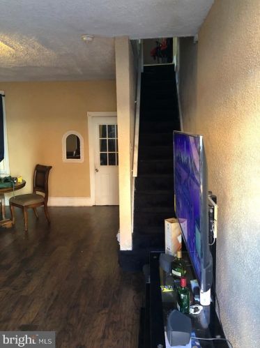 3912 Darien St, Philadelphia, PA 19140-3211