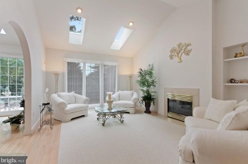 2108 Tall Oaks Ln, York PA 17403-5903 exterior