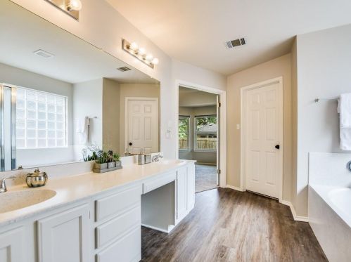 4404 Columbine Dr, Austin TX 78727-2608 exterior