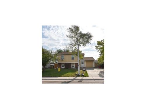 140 Mckinley Dr, Bennett, CO 80102-8608